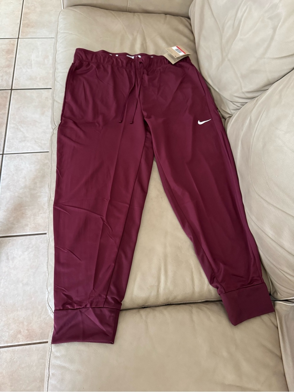 Nike WOMENS Dri-Fit Training Lightweight Pants Maroon. Size L.